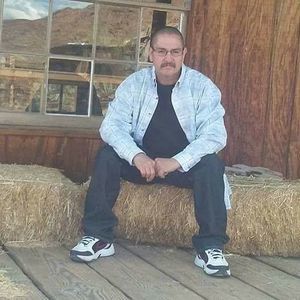 Meet your Posher, Carlos